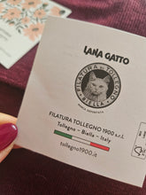 Carica l'immagine nel visualizzatore di Gallery, Lupetto basic 100%lana gatto LATTE