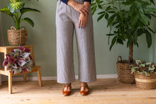Carica l'immagine nel visualizzatore di Gallery, Pantalone LONDRA righe blue
