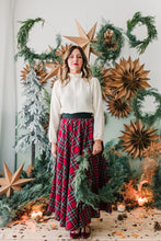 Carica l&#39;immagine nel visualizzatore di Gallery, Gonna MARSIGLIA tartan rosso Natale