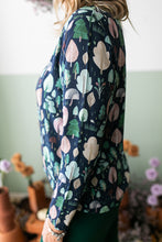 Carica l&#39;immagine nel visualizzatore di Gallery, Maglia TRENTO base blu alberi e foglie