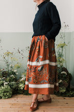 Carica l&#39;immagine nel visualizzatore di Gallery, maglioncino crop trecce blu