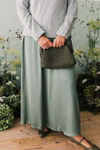 Carica l&#39;immagine nel visualizzatore di Gallery, Gonna salvia