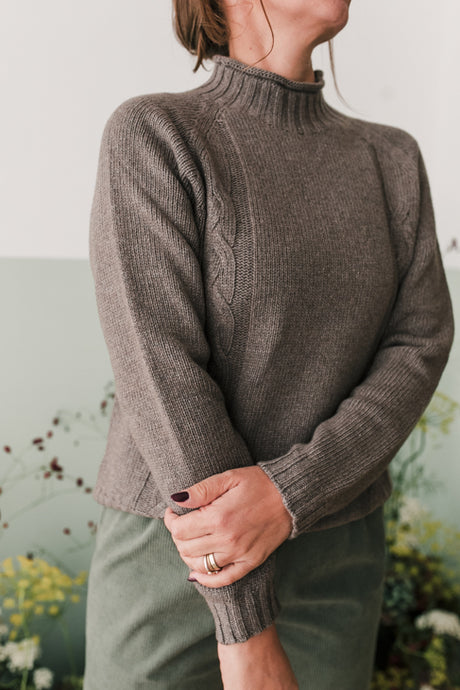 maglioncino crop trecce  noce