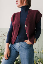 Carica l&#39;immagine nel visualizzatore di Gallery, Lupetto basic sotto giacca blu