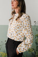 Carica l&#39;immagine nel visualizzatore di Gallery, Camicia fiorellini senape