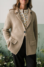 Carica l&#39;immagine nel visualizzatore di Gallery, Cardigan nocciola o blu