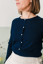 Carica l'immagine nel visualizzatore di Gallery, golfino bottoni gioiello 3colori