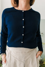 Carica l'immagine nel visualizzatore di Gallery, golfino bottoni gioiello 3colori