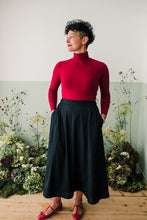 Carica l&#39;immagine nel visualizzatore di Gallery, Lupetto basic sotto giacca fragola