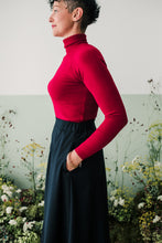 Carica l&#39;immagine nel visualizzatore di Gallery, Lupetto basic sotto giacca fragola