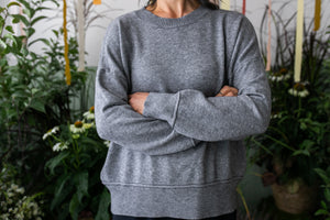Maglioncino fondo filo lurex grigio