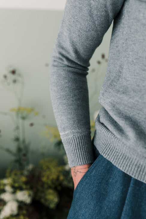 Maglioncino filo lurex grigio e nero