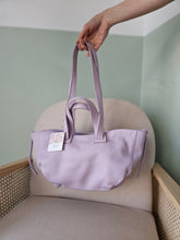 Carica l'immagine nel visualizzatore di Gallery, Borsa lilla doppio manico