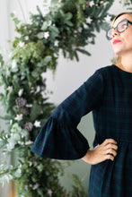 Carica l&#39;immagine nel visualizzatore di Gallery, Vestito Belgrado tartan verde/blu preordine